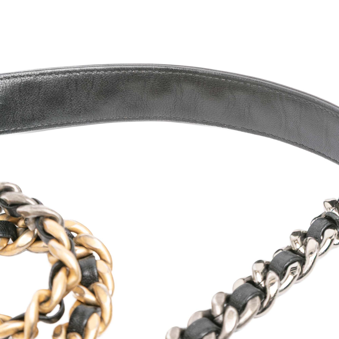 Chanel 19 à rabat Grand Cuir d'agneau Noir – vue 8 – GABY PARIS