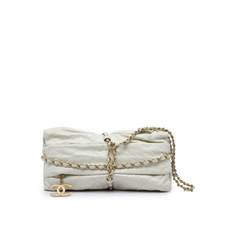 Chanel Sac porté épaule Matelassé Midnight Swim Baluchon Cuir de veau Blanc – vue principale – GABY PARIS