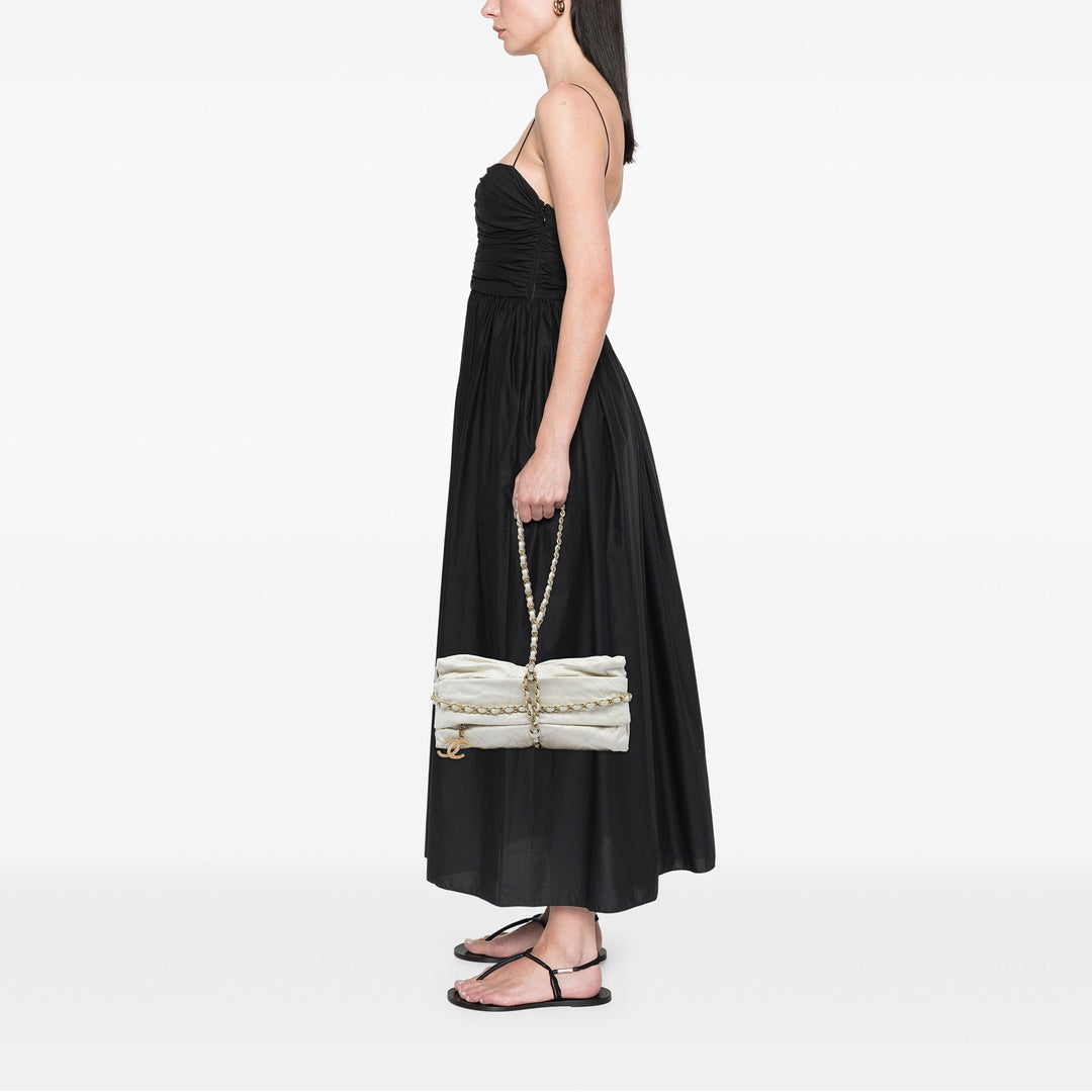 Chanel Sac porté épaule Matelassé Midnight Swim Baluchon Cuir de veau Blanc – vue 6 – GABY PARIS