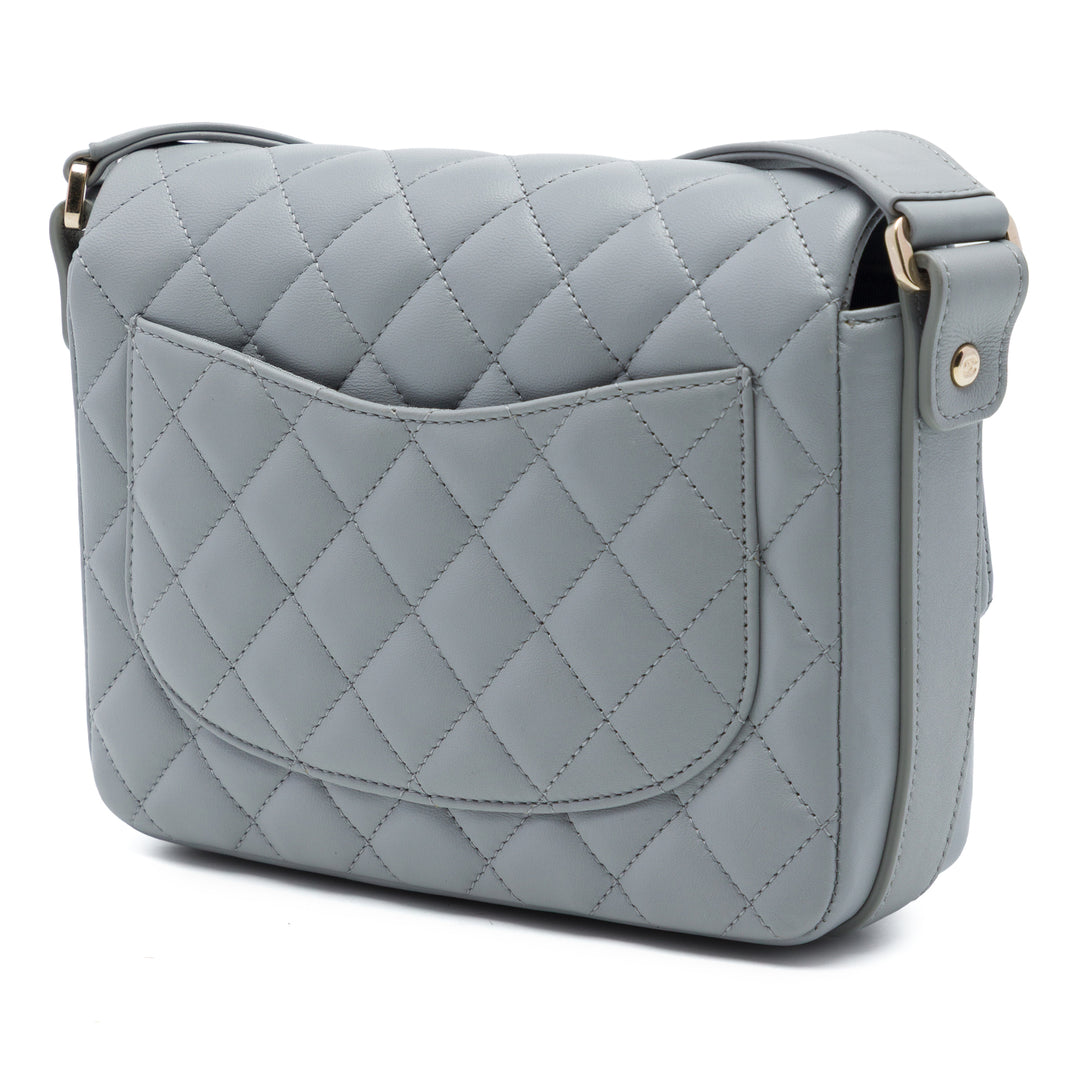 Chanel Matelassé Cuir de veau Bolero de Chanel à rabat