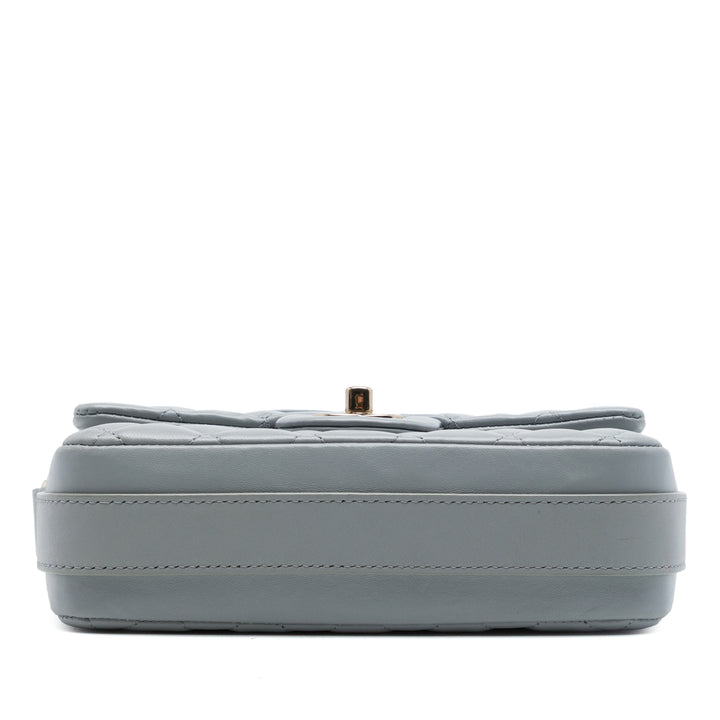 Chanel Matelassé Cuir de veau Bolero de Chanel à rabat