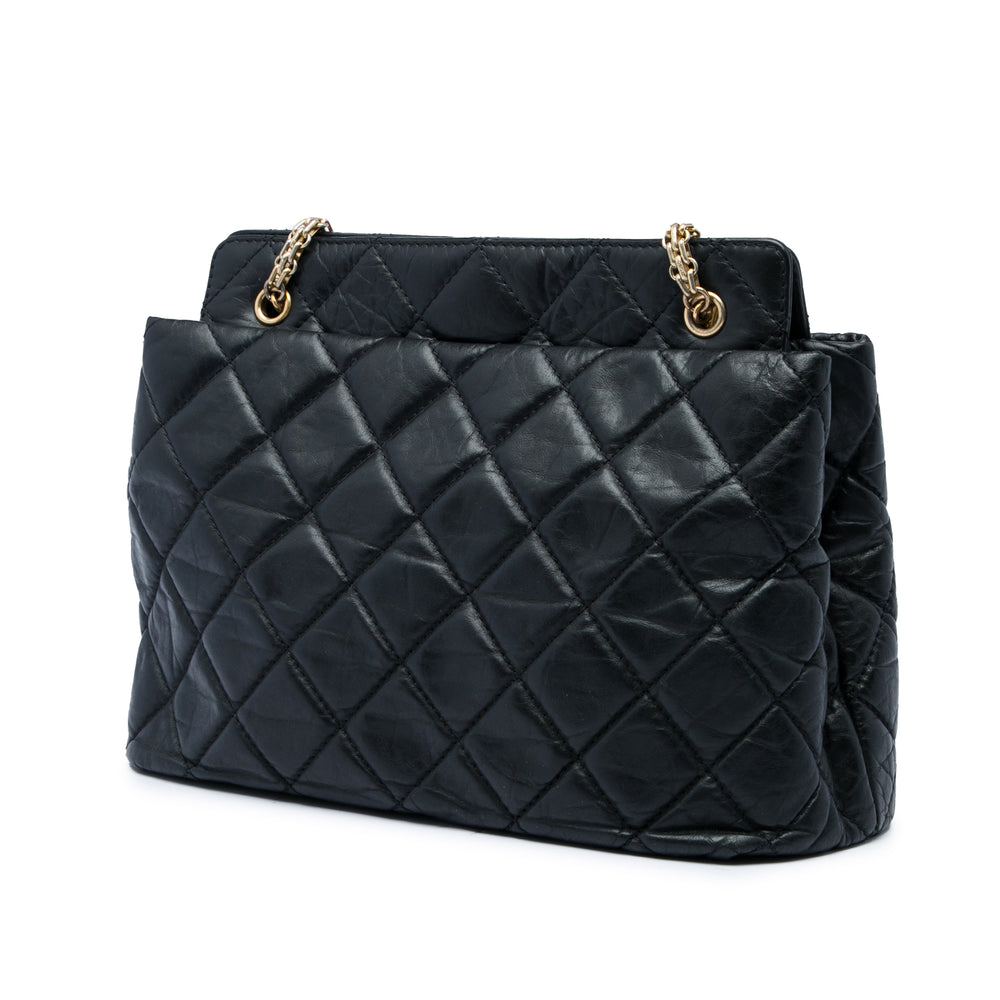 Chanel Matelassé vieilli Reissue 2.55 Cabas Moyen Cuir de veau Noir – vue 2 – GABY PARIS