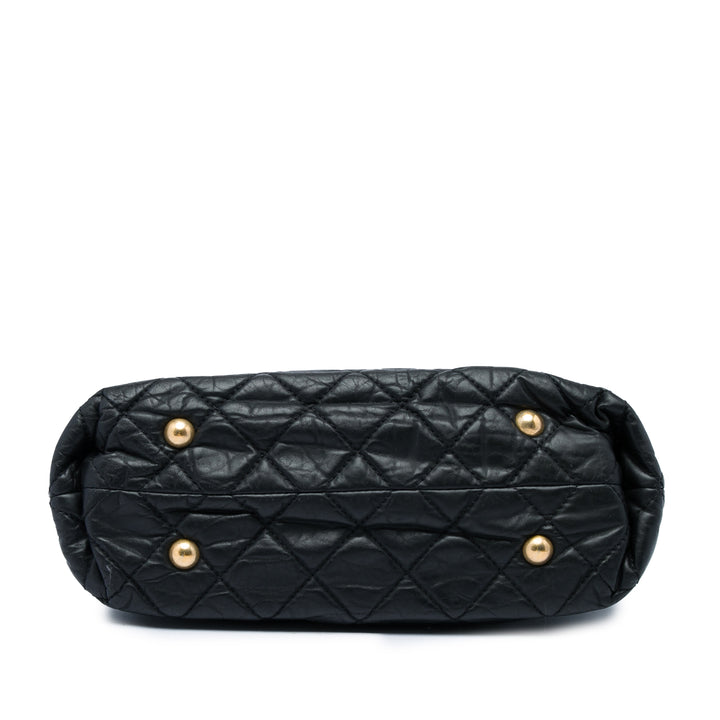 Chanel Matelassé vieilli Reissue 2.55 Cabas Moyen Cuir de veau Noir – vue 3 – GABY PARIS
