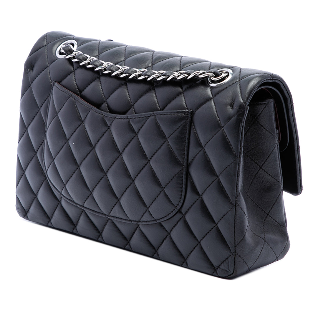 Chanel Sac porté épaule Classic Double rabat Moyen Cuir d'agneau Noir – vue 2 – GABY PARIS