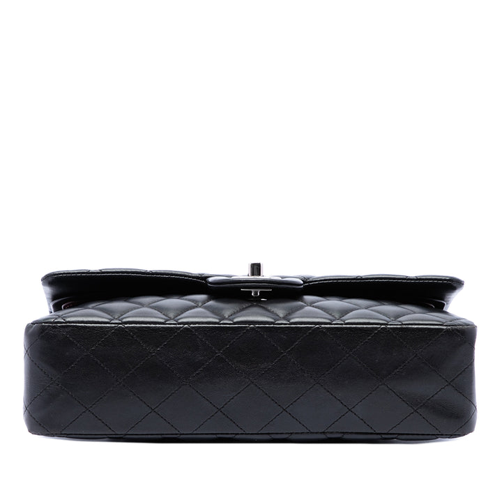 Chanel Sac porté épaule Classic Double rabat Moyen Cuir d'agneau Noir – vue 3 – GABY PARIS