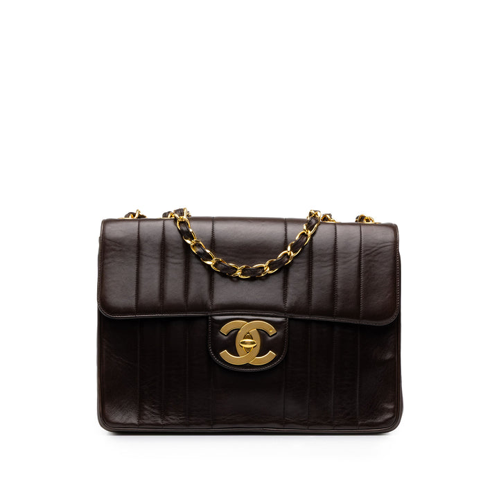 Chanel Sac porté épaule Vertical Quilt Rabat simple Jumbo Cuir d'agneau Marron – vue principale – GABY PARIS