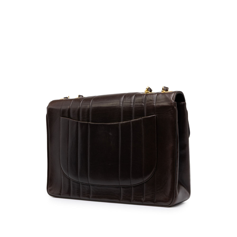 Chanel Sac porté épaule Vertical Quilt Rabat simple Jumbo Cuir d'agneau Marron – vue 2 – GABY PARIS