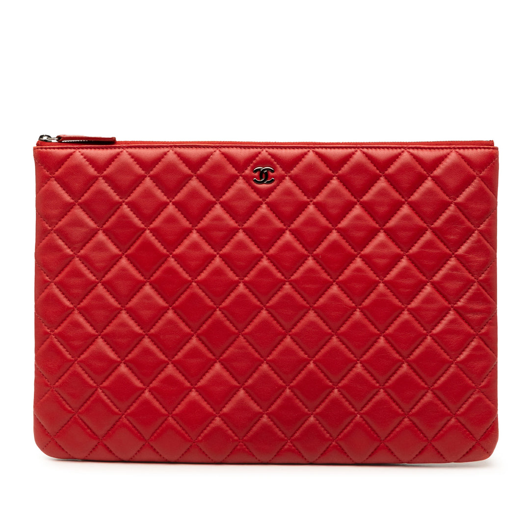 Chanel Large Matelassé Cuir d’agneau O Étui Pochette