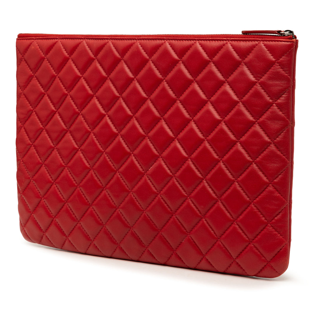 Chanel Large Matelassé Cuir d’agneau O Étui Pochette