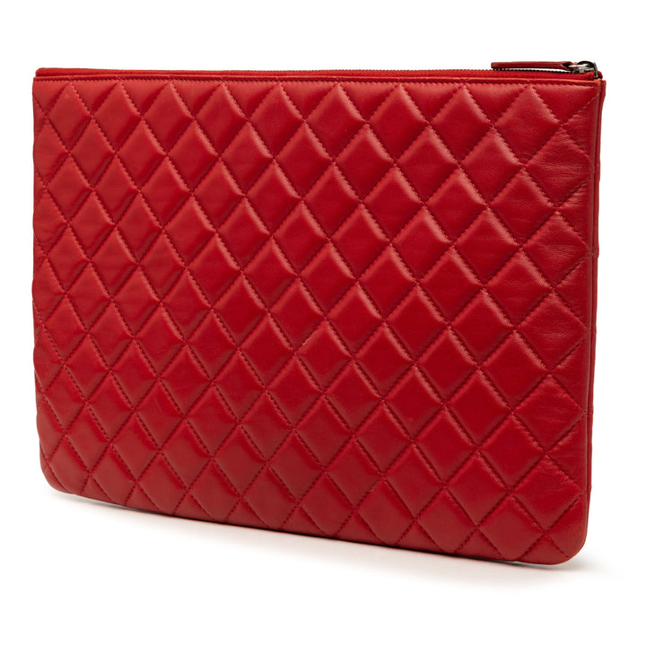 Chanel Large Matelassé Cuir d’agneau O Étui Pochette