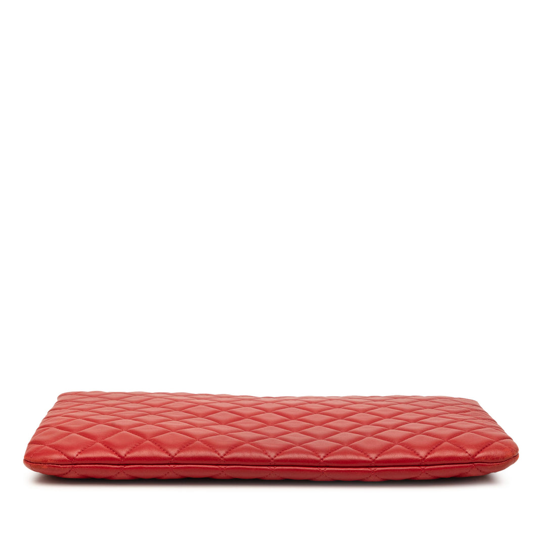 Chanel Large Matelassé Cuir d’agneau O Étui Pochette