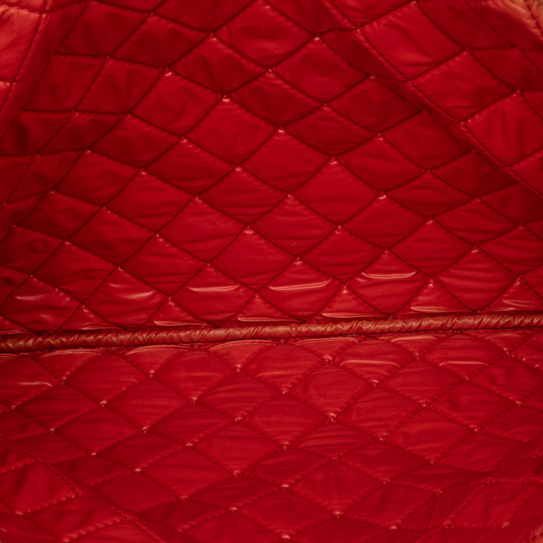 Chanel Large Matelassé Cuir d’agneau O Étui Pochette
