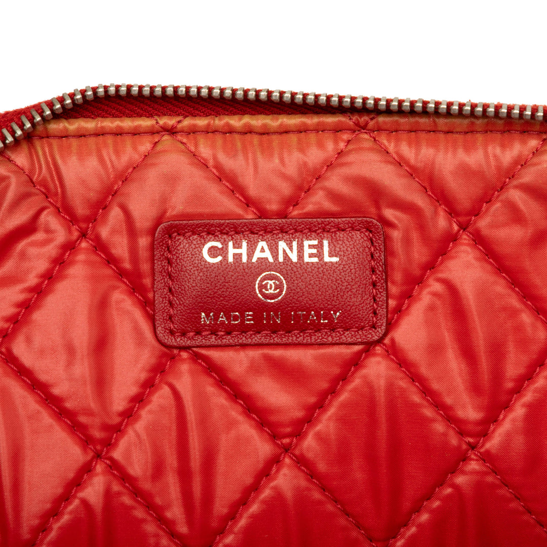 Chanel Large Matelassé Cuir d’agneau O Étui Pochette
