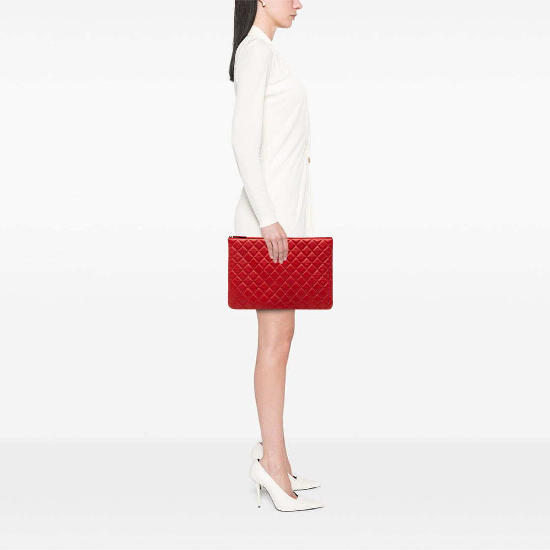 Chanel Large Matelassé Cuir d’agneau O Étui Pochette