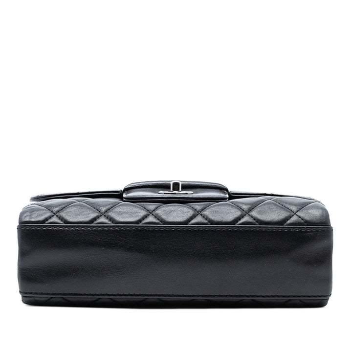 Chanel Small Matelassé Cuir d’agneau Coco Loop à rabat