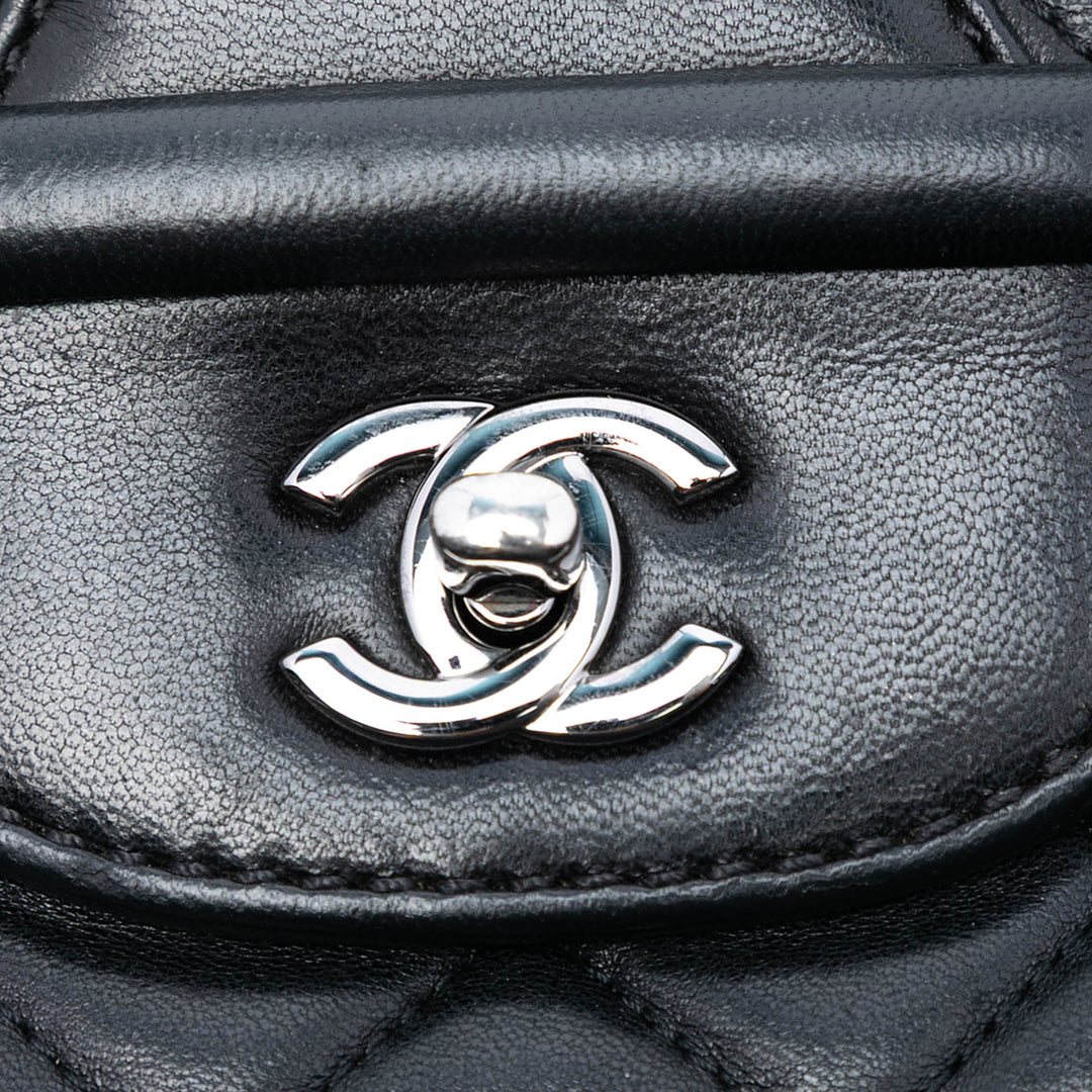 Chanel Small Matelassé Cuir d’agneau Coco Loop à rabat