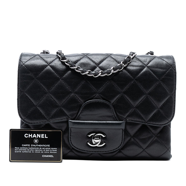 Chanel Small Matelassé Cuir d’agneau Coco Loop à rabat