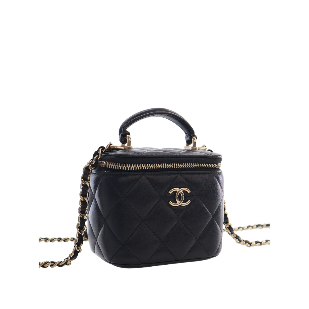 Chanel Vanity CC Matelassé avec chaîne Mini Cuir d'agneau Noir – vue 13 – GABY PARIS