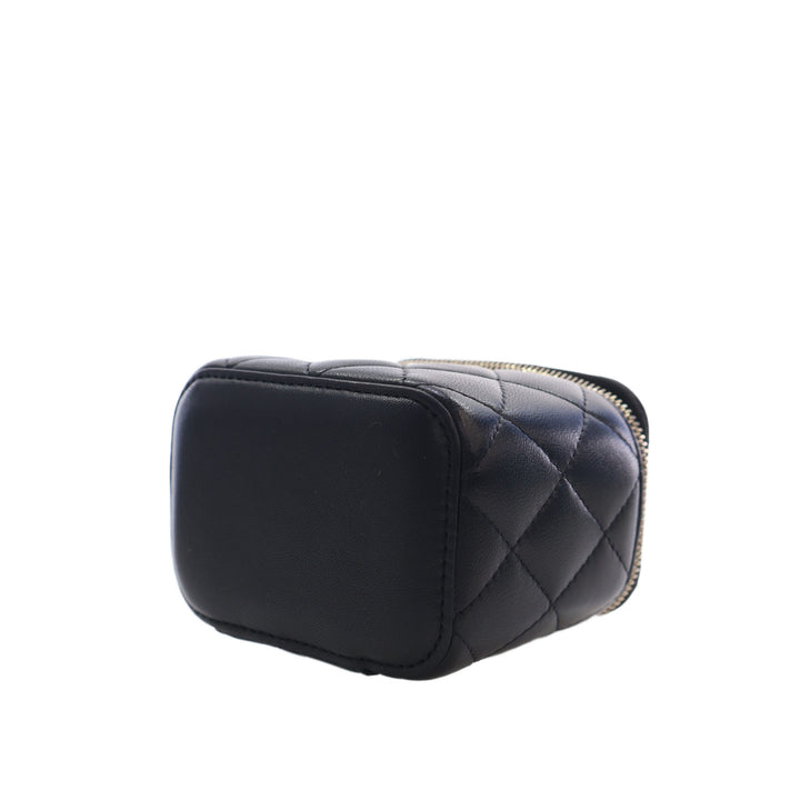 Chanel Vanity CC Matelassé avec chaîne Mini Cuir d'agneau Noir – vue 14 – GABY PARIS