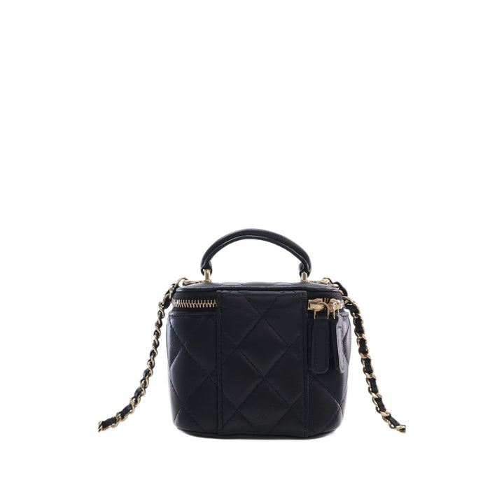 Chanel Vanity CC Matelassé avec chaîne Mini Cuir d'agneau Noir – vue 2 – GABY PARIS