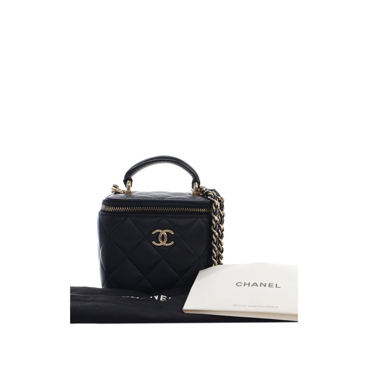 Chanel Vanity CC Matelassé avec chaîne Mini Cuir d'agneau Noir – vue 5 – GABY PARIS