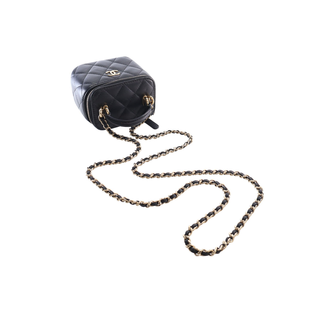 Chanel Vanity CC Matelassé avec chaîne Mini Cuir d'agneau Noir – vue 7 – GABY PARIS