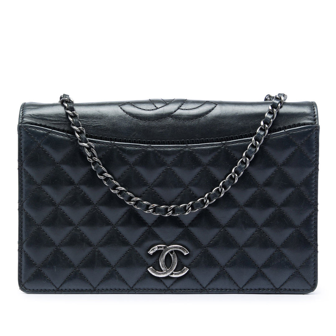 Chanel Small Matelassé Cuir de veau Ballerine à rabat