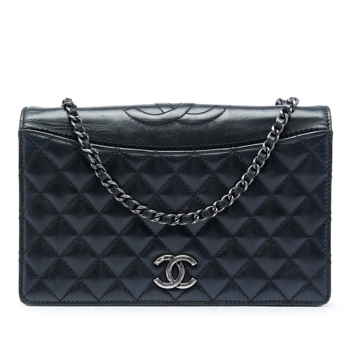 Chanel Small Matelassé Cuir de veau Ballerine à rabat