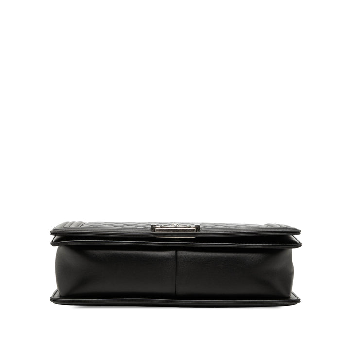 Chanel Matelassé Boy à rabat Moyen Cuir d'agneau Noir – vue 3 – GABY PARIS