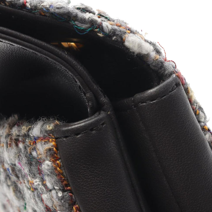 Chanel Small Quilted Tweed CC Chic Double rabat Gris – GABY PARIS Authentique