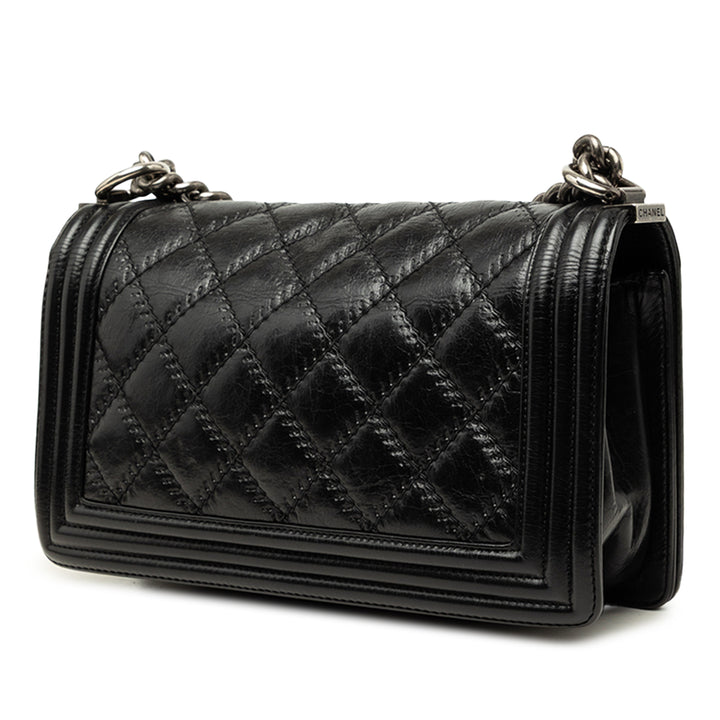 Chanel Matelassé Double Stitch Boy à rabat Moyen Cuir d'agneau Noir – vue 2 – GABY PARIS