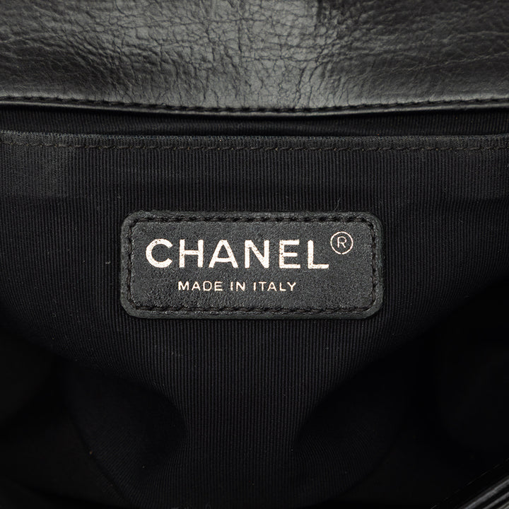 Chanel Matelassé Double Stitch Boy à rabat Moyen Cuir d'agneau Noir – vue 5 – GABY PARIS
