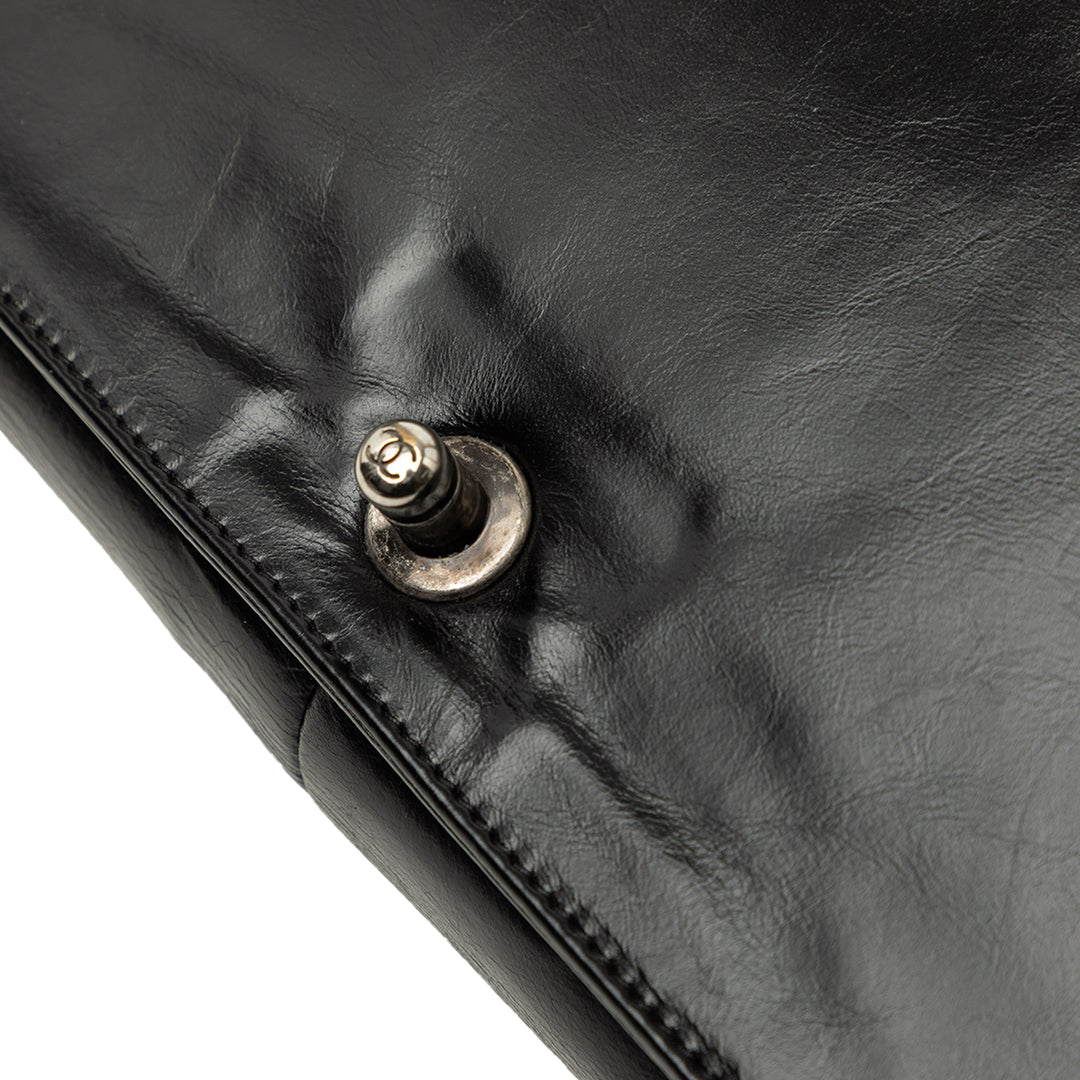 Chanel Matelassé Double Stitch Boy à rabat Moyen Cuir d'agneau Noir – vue 6 – GABY PARIS