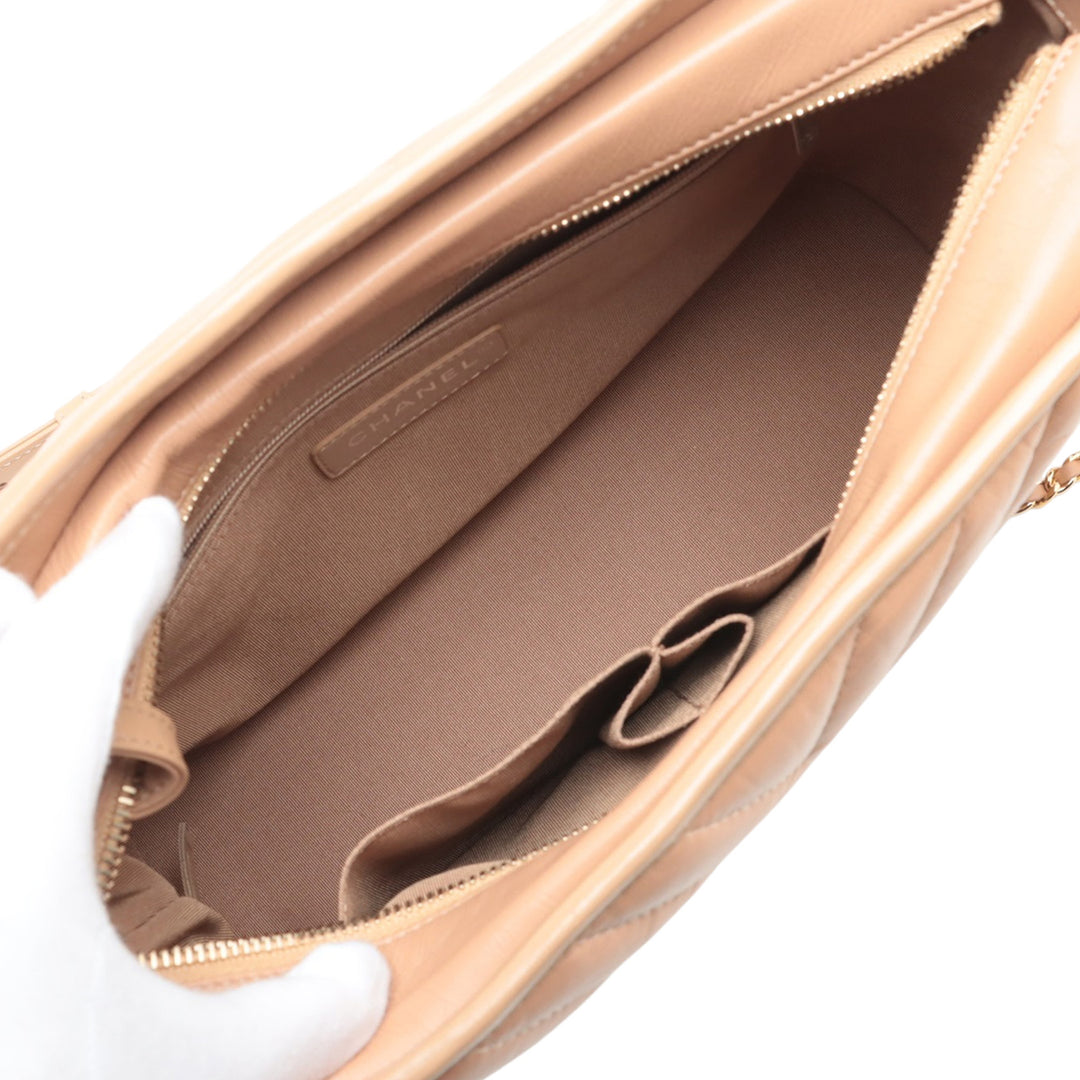 Chanel Medium Chevron vieilli Cuir de veau Gabrielle Hobo – GABY PARIS Authentique