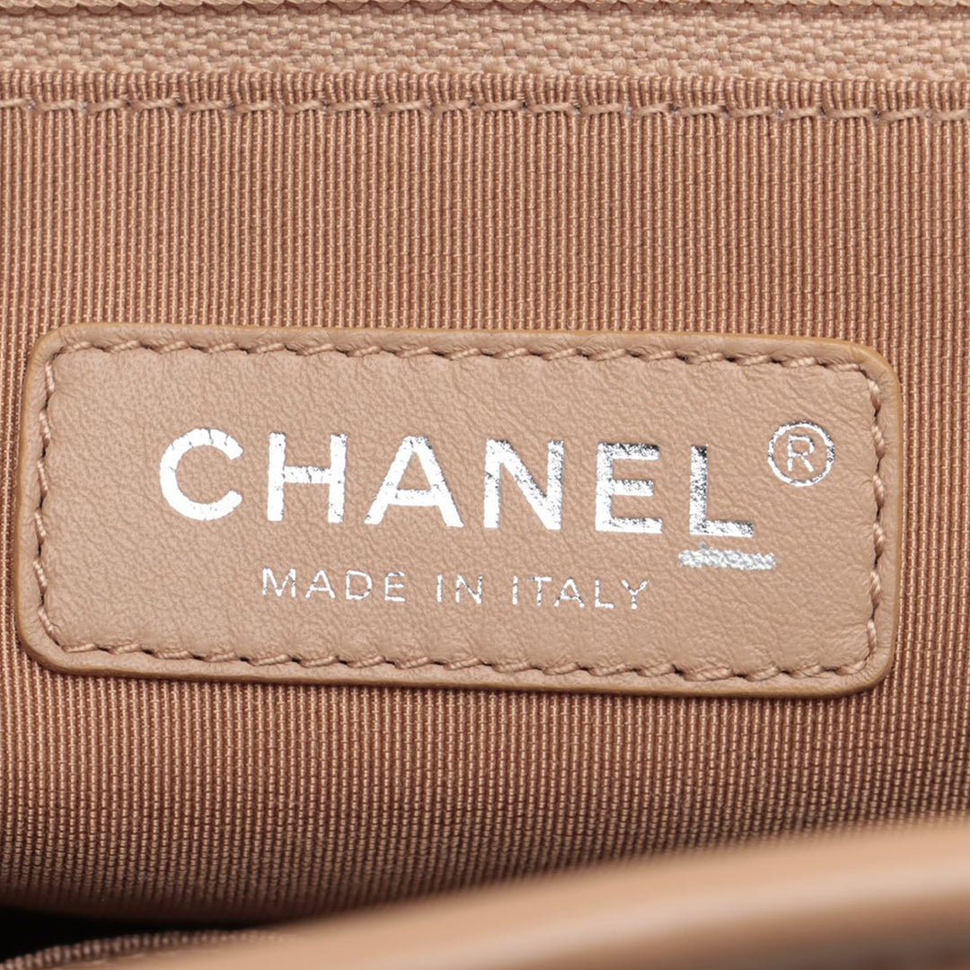 Chanel Medium Chevron vieilli Cuir de veau Gabrielle Hobo – GABY PARIS Authentique