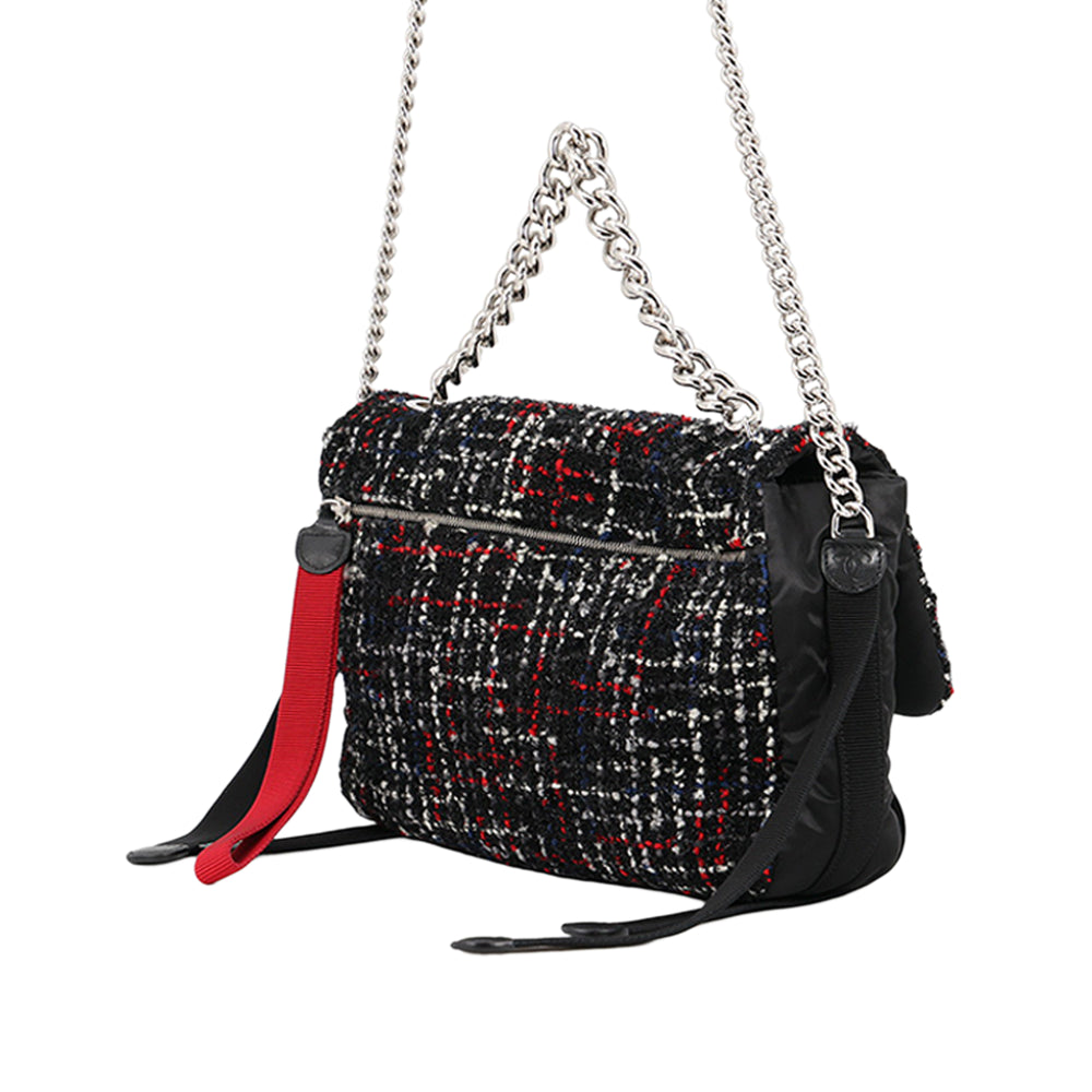 Chanel Matelassé et Astronaut Essentials à rabat Tweed Noir – vue 2 – GABY PARIS