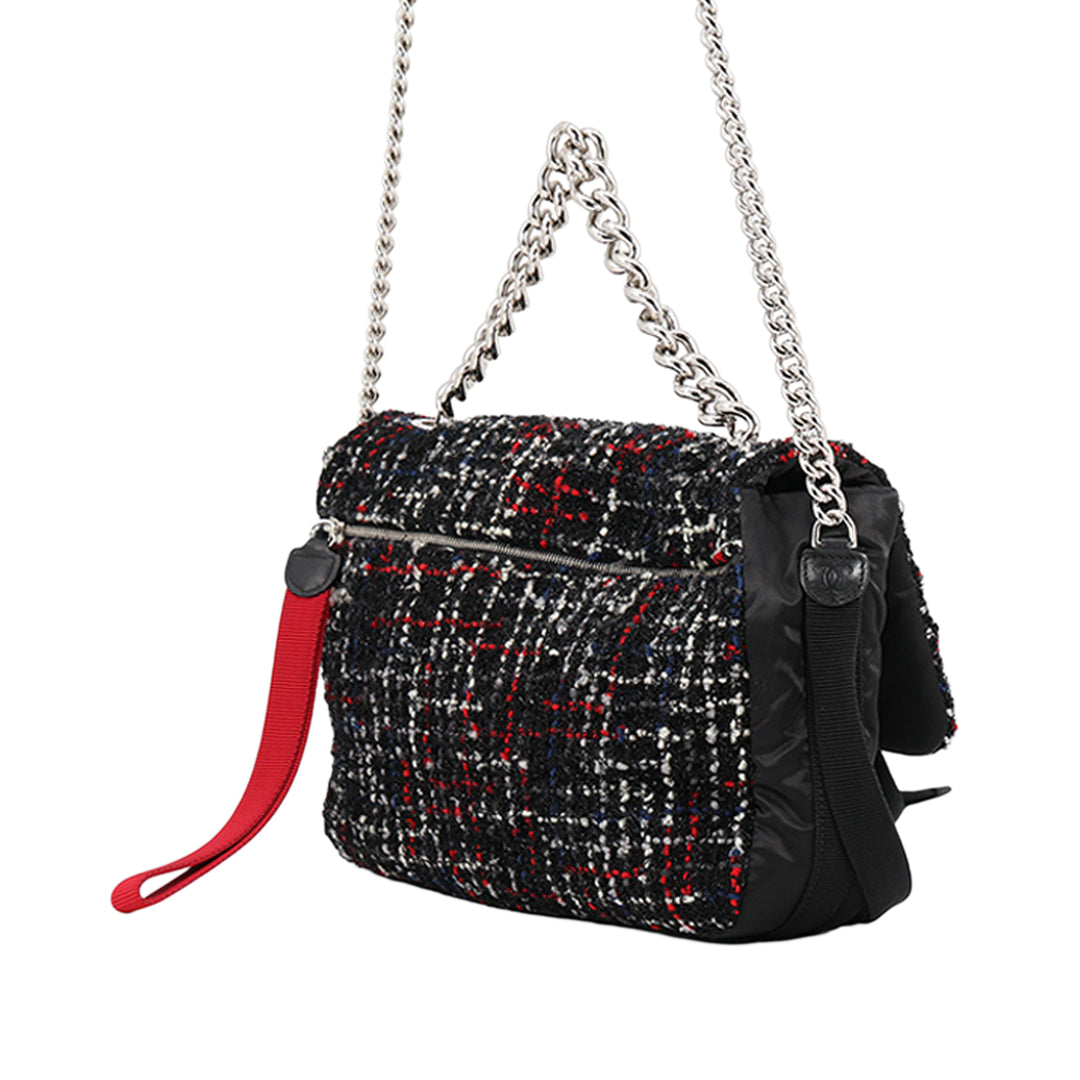 Chanel Matelassé et Astronaut Essentials à rabat Tweed Noir – vue 3 – GABY PARIS