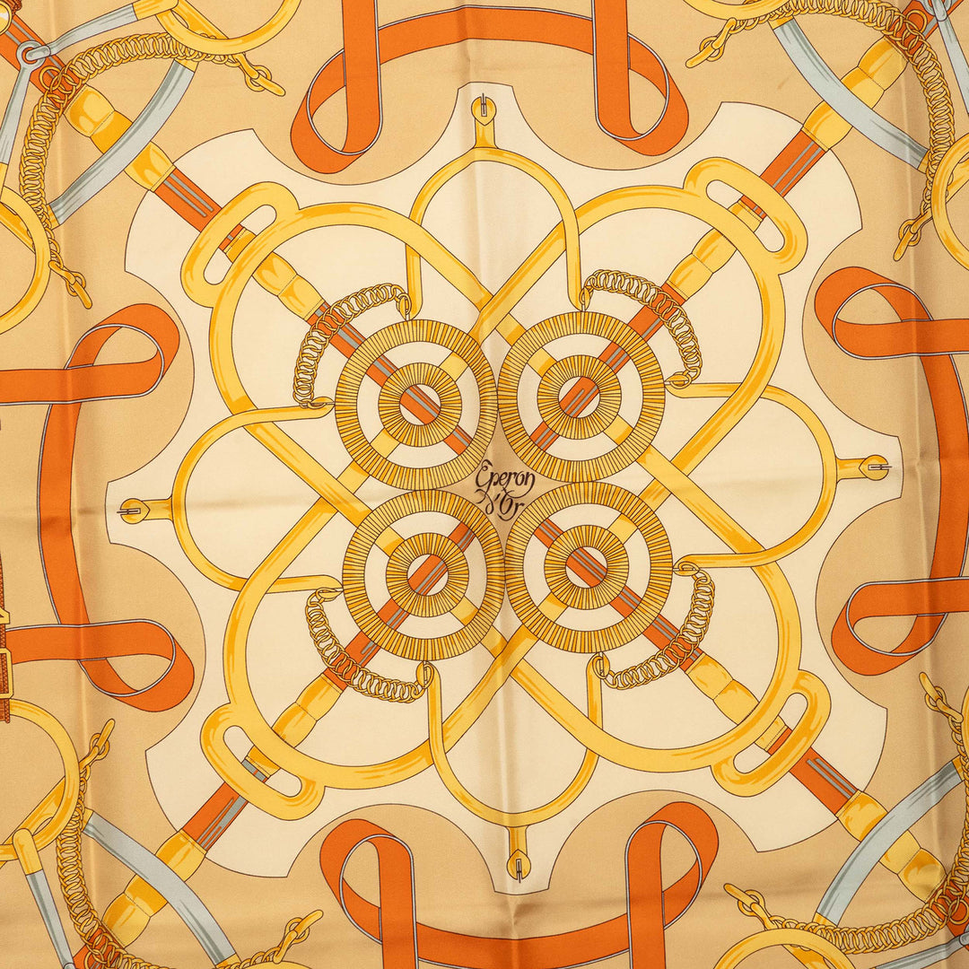 Hermès Carré Eperon D'Or Carre 90 Beige – vue 2 – GABY PARIS