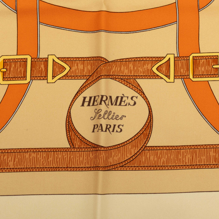 Hermès Carré Eperon D'Or Carre 90 Beige – vue 3 – GABY PARIS
