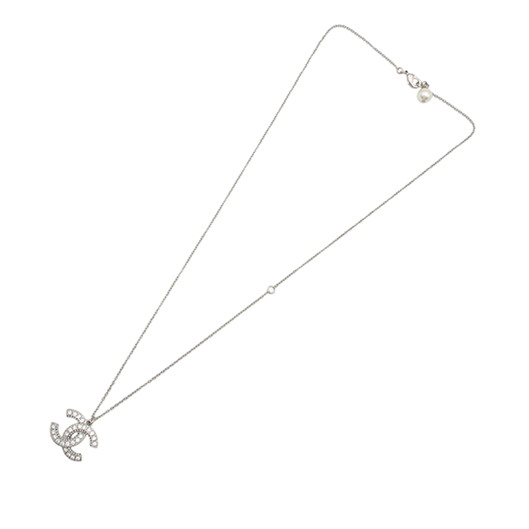 Chanel CC Brass Strass et Perles fantaisie Pendant Collier