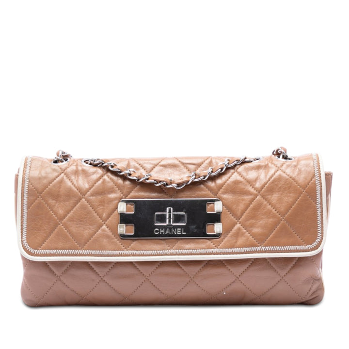 Chanel Matelassé vieilli Reissue 2.55 East West à rabat Cuir d'agneau