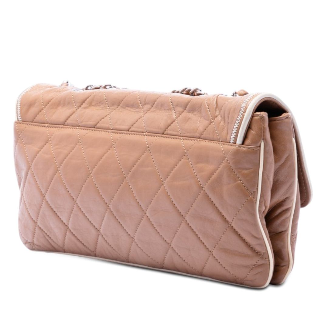 Chanel Matelassé vieilli Reissue 2.55 East West à rabat Cuir d'agneau