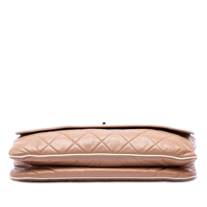 Chanel Matelassé vieilli Reissue 2.55 East West à rabat Cuir d'agneau