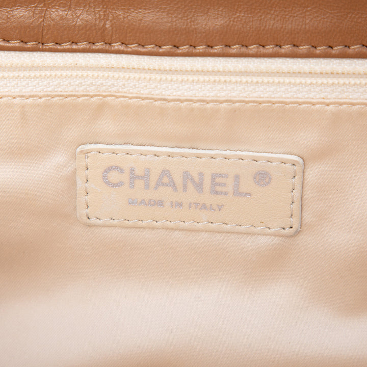 Chanel Matelassé vieilli Reissue 2.55 East West à rabat Cuir d'agneau