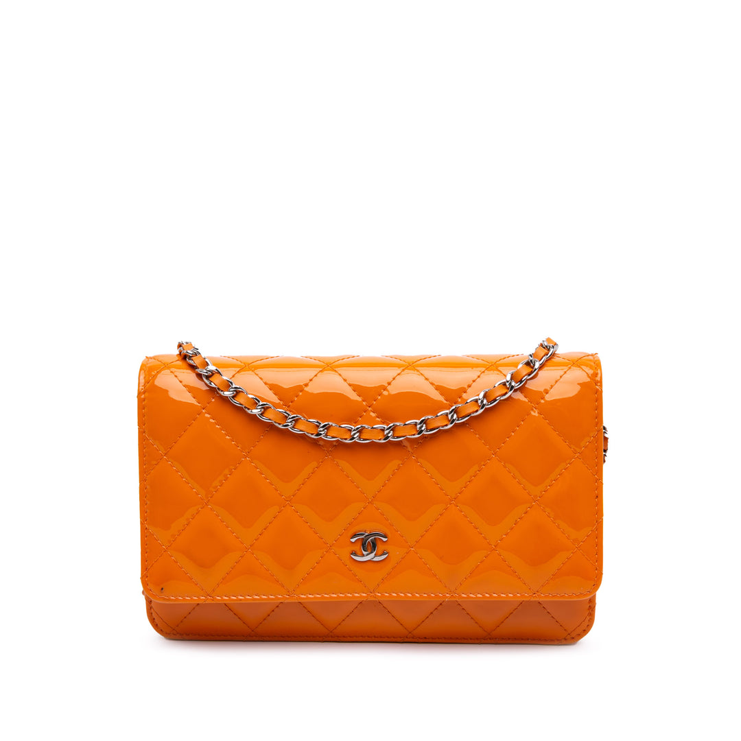 Classic Patent Wallet On Chain Orange - Gaby Paris