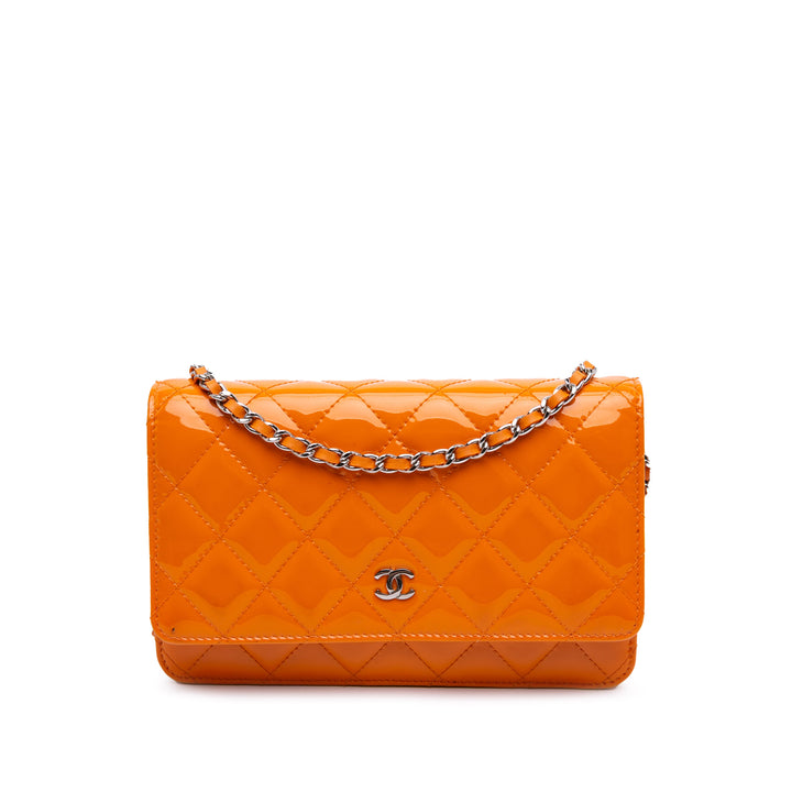 Classic Patent Wallet On Chain Orange - Gaby Paris