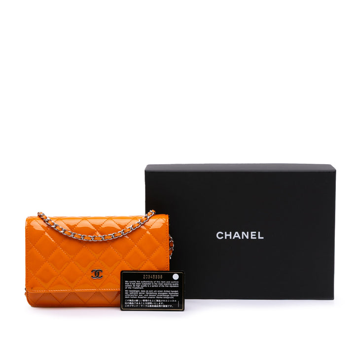Classic Patent Wallet On Chain Orange - Gaby Paris