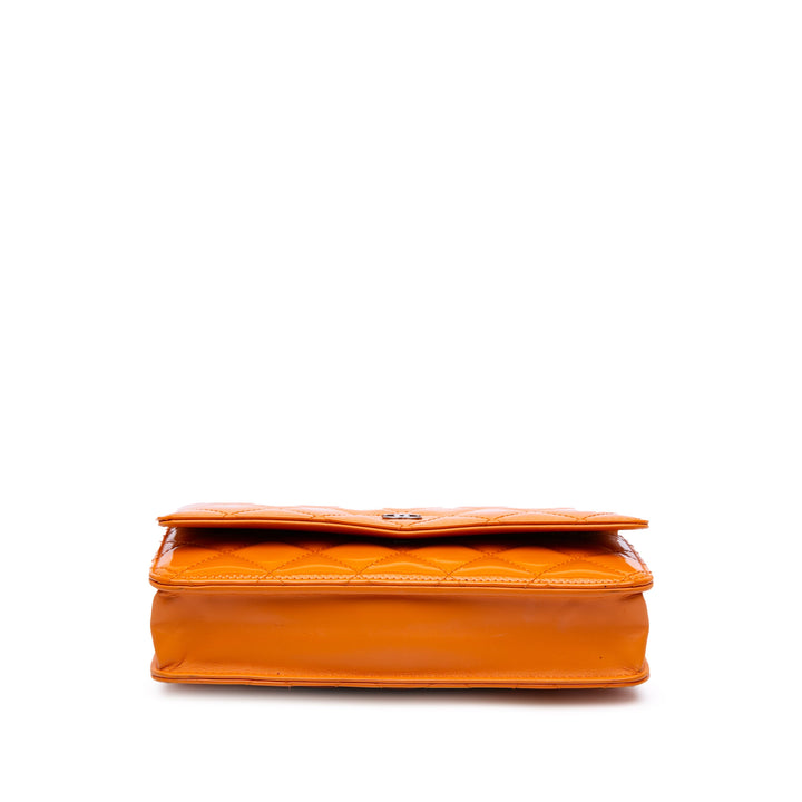 Classic Patent Wallet On Chain Orange - Gaby Paris