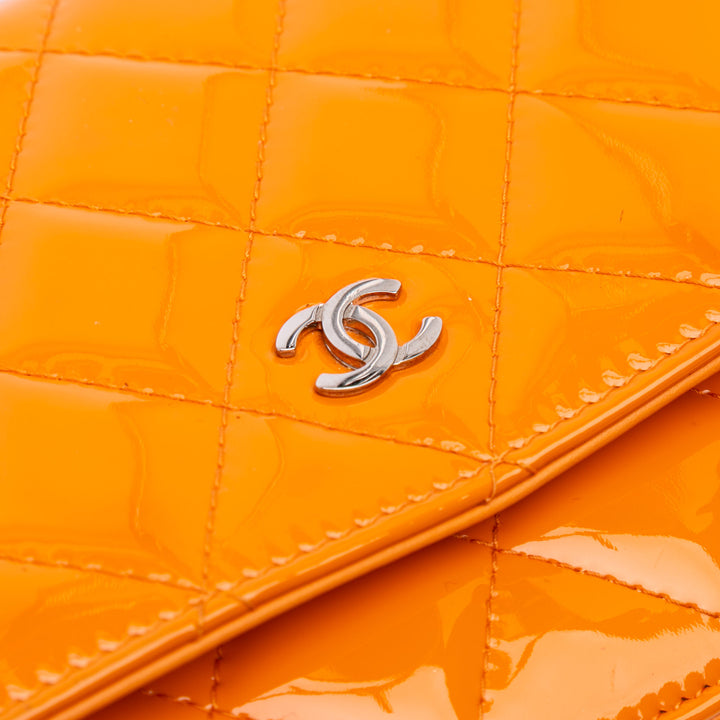 Classic Patent Wallet On Chain Orange - Gaby Paris