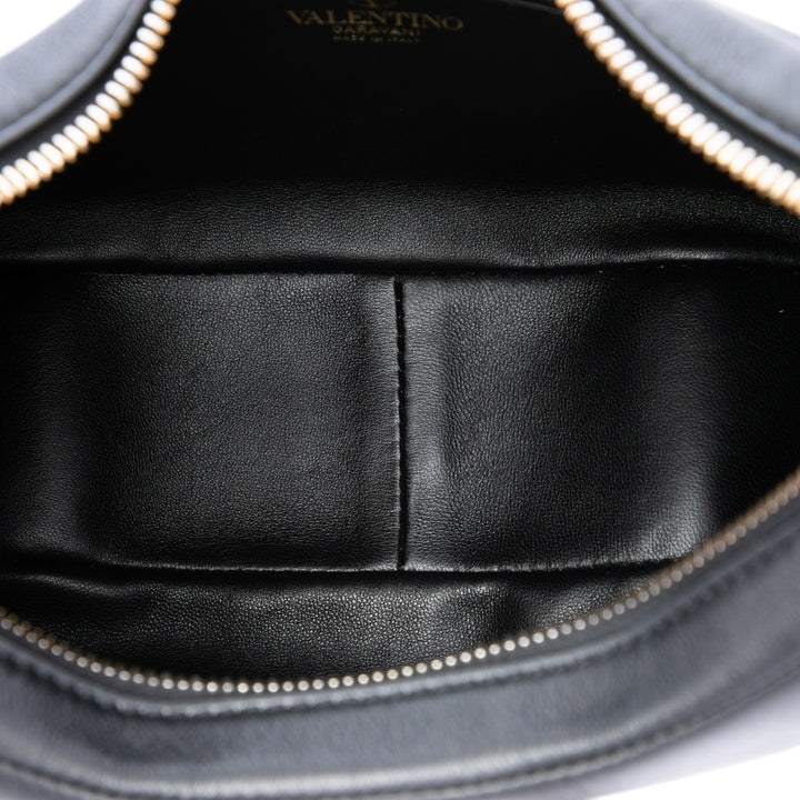 Valentino Sac à main Stud Sign Zippé Hobo Cuir de veau Noir – vue 4 – GABY PARIS